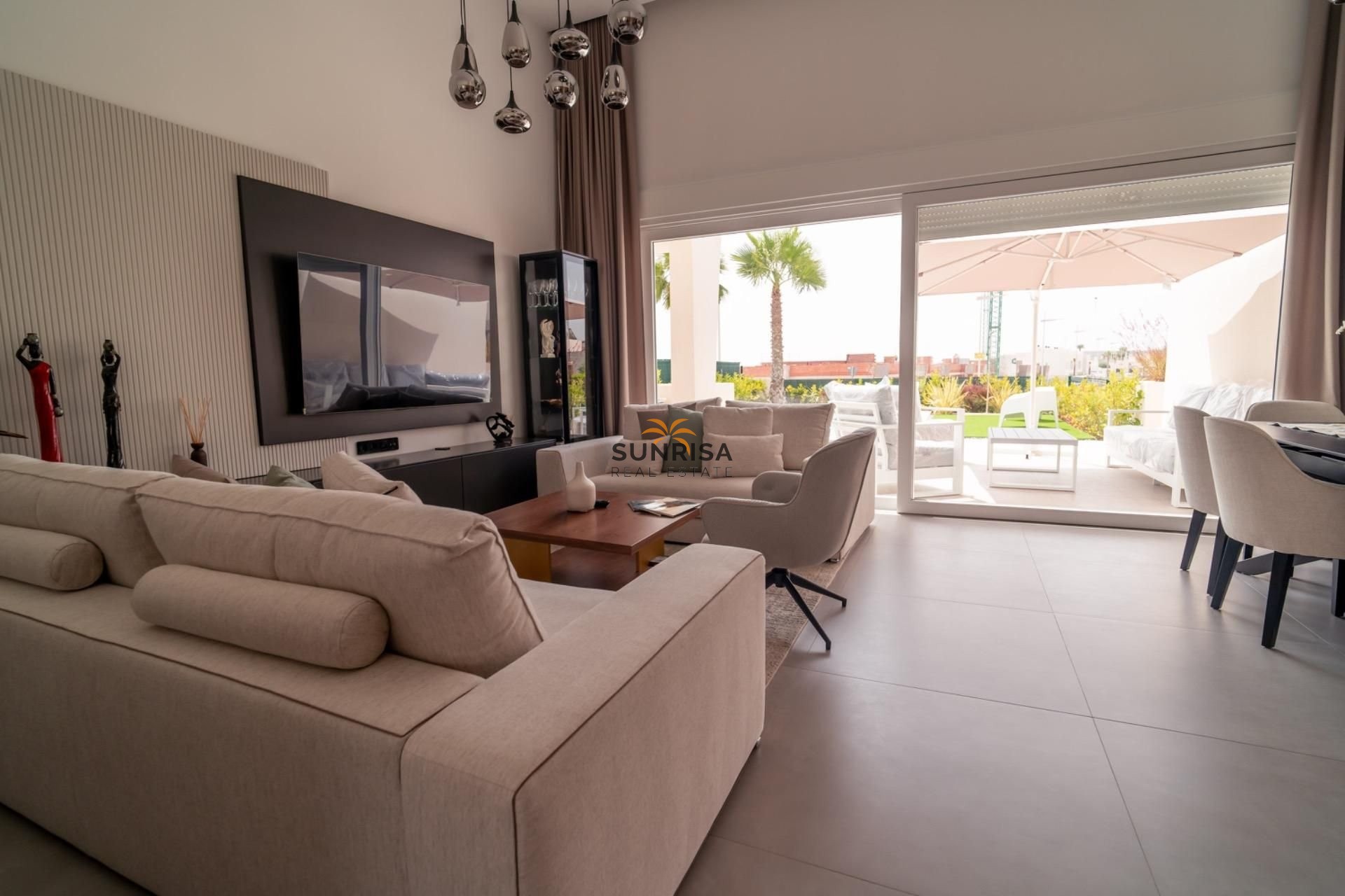 Resale - Villa - Algorfa
