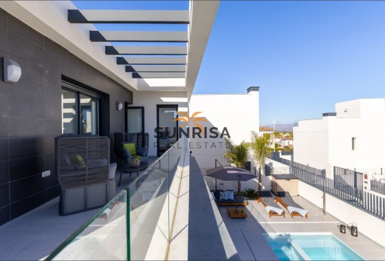 Villa · Herverkoop - Algorfa · La Finca Golf Resort · Alicante · Spanje