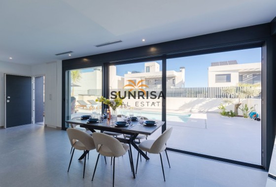 Villa · Herverkoop - Algorfa · La Finca Golf Resort · Alicante · Spanje