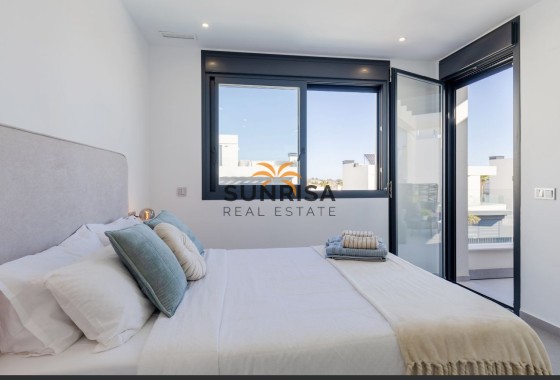 Villa · Herverkoop - Algorfa · La Finca Golf Resort · Alicante · Spanje