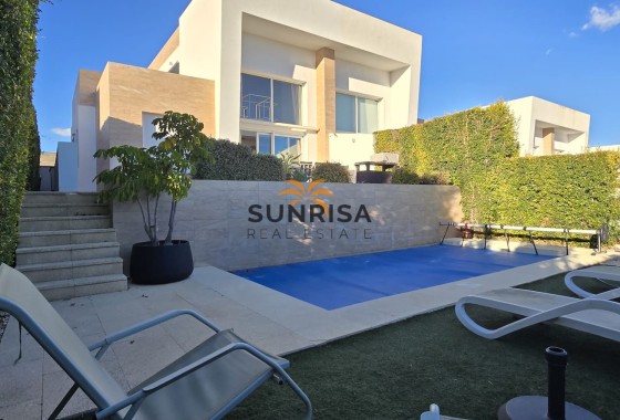 Villa · Herverkoop - Algorfa · La Finca Golf Resort · Alicante · Spanje