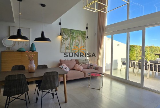 Villa · Herverkoop - Algorfa · La Finca Golf Resort · Alicante · Spanje