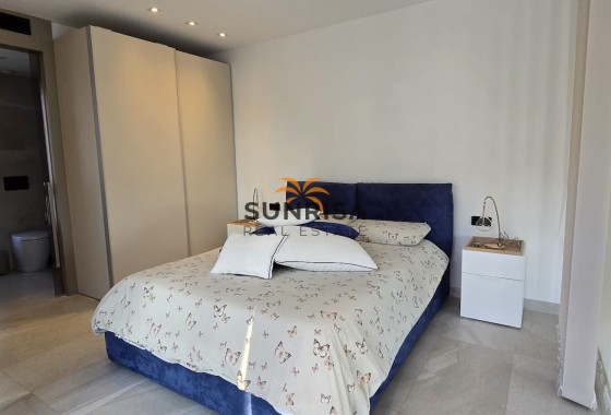 Villa · Herverkoop - Algorfa · La Finca Golf Resort · Alicante · Spanje