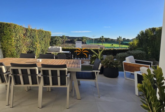 Villa · Herverkoop - Algorfa · La Finca Golf Resort · Alicante · Spanje