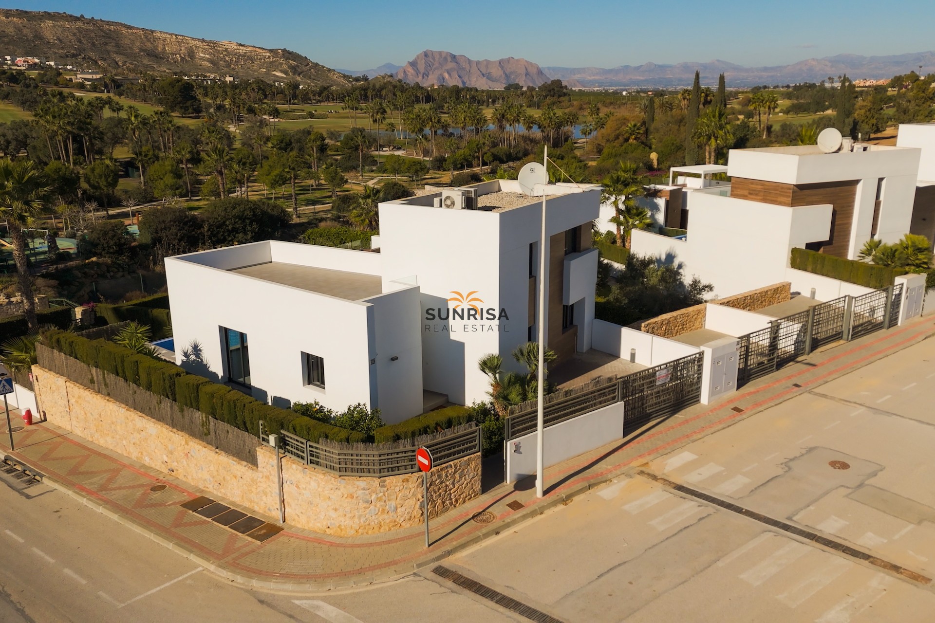 Resale - Villa - Algorfa