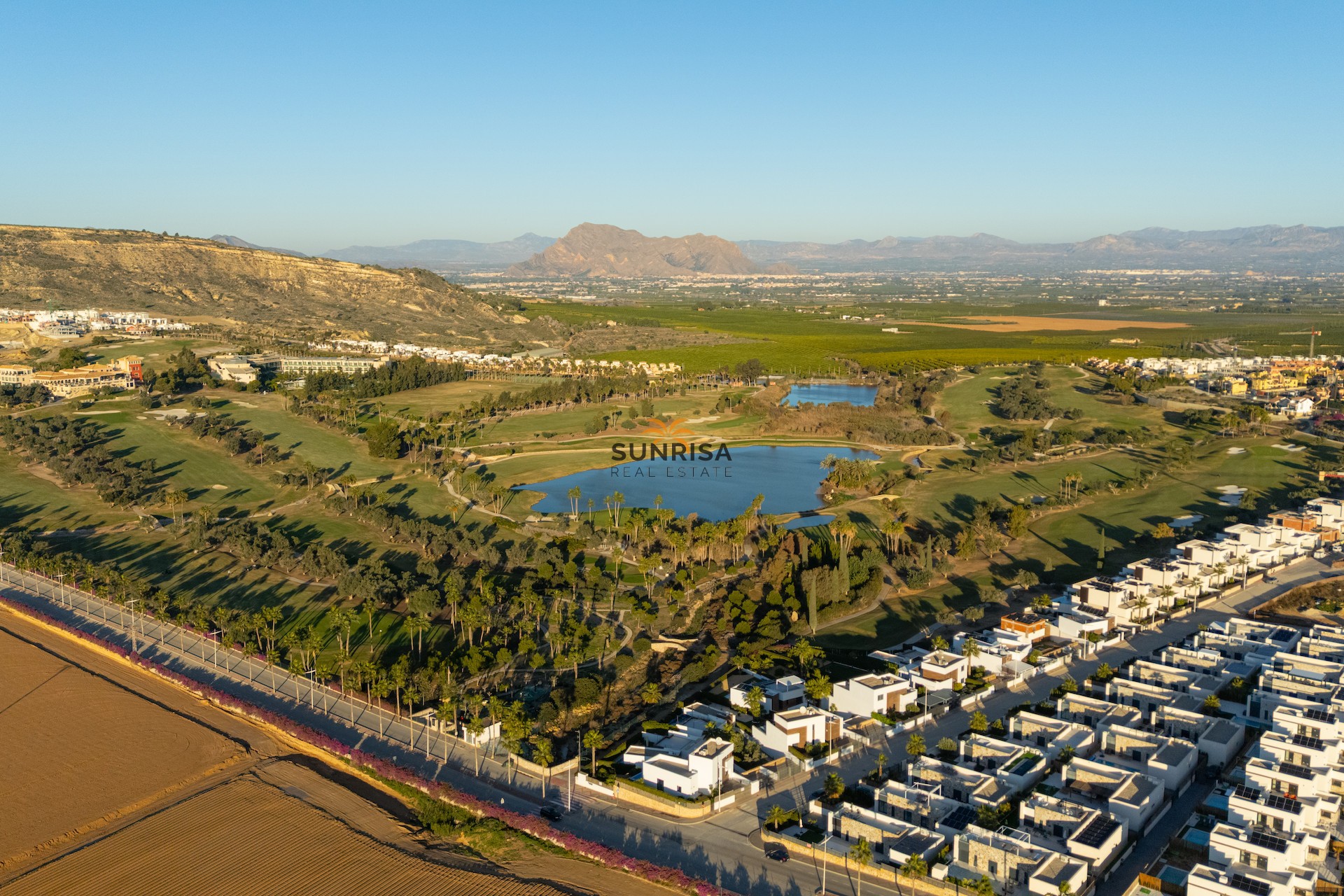 Resale - Villa - Algorfa