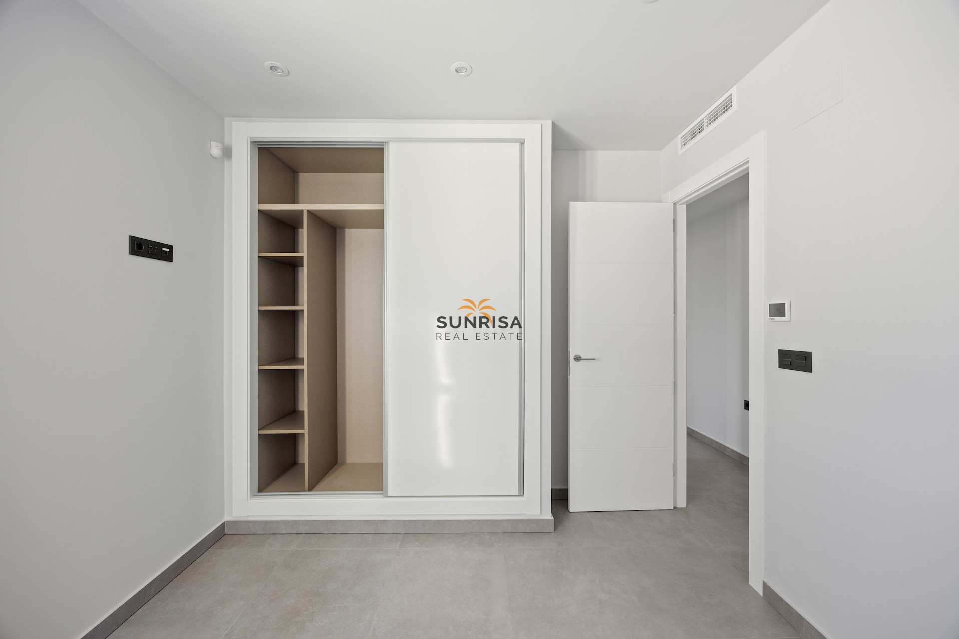 Resale - Villa - Algorfa