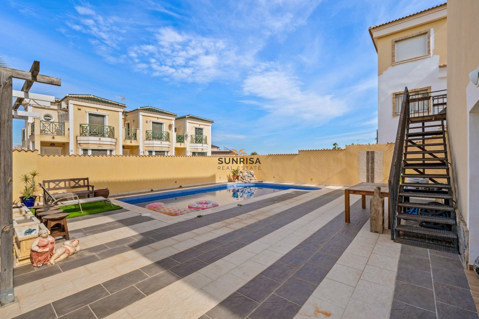 Herverkoop - Villa - Cabo Roig