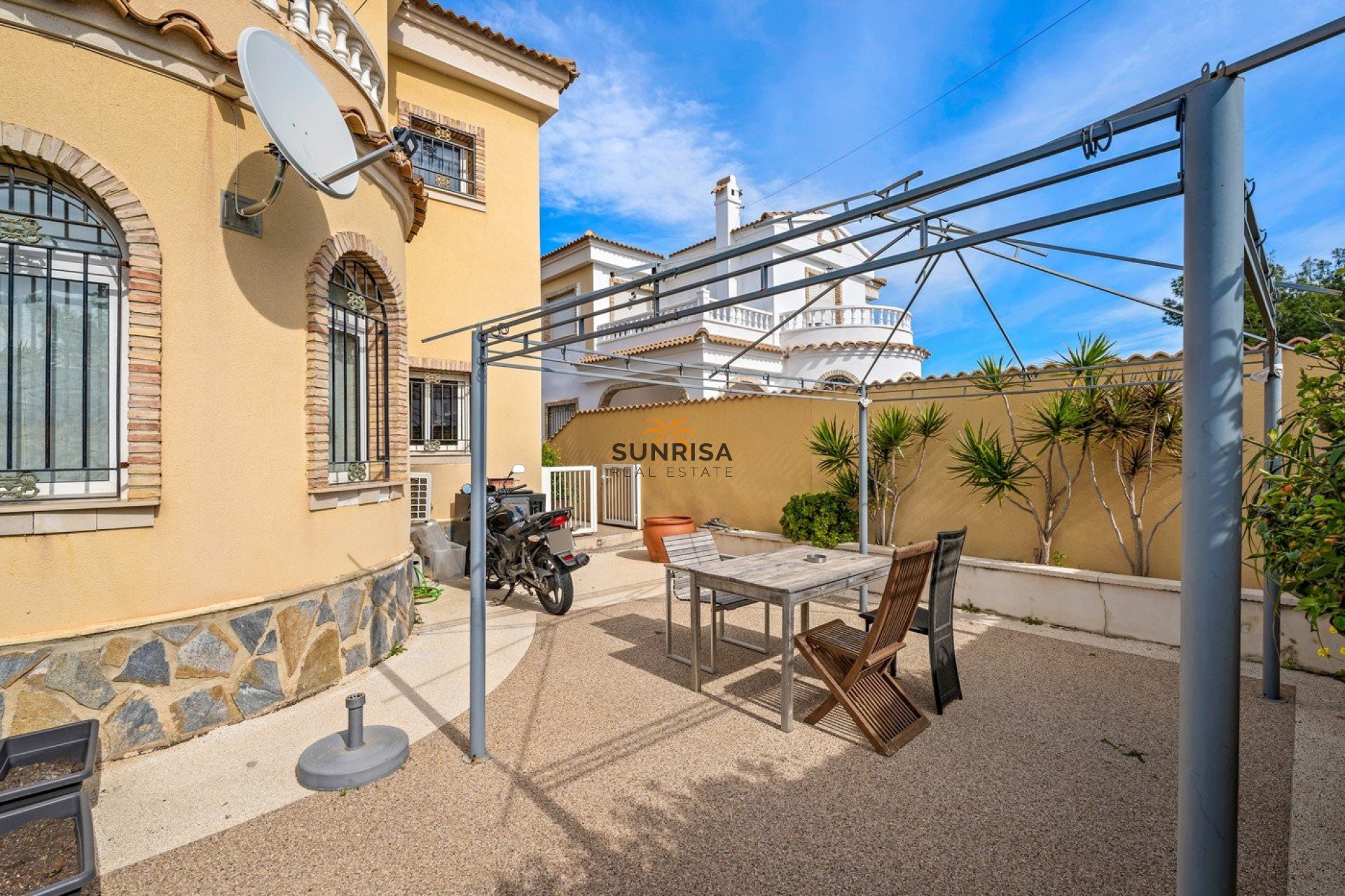 Herverkoop - Villa - Cabo Roig