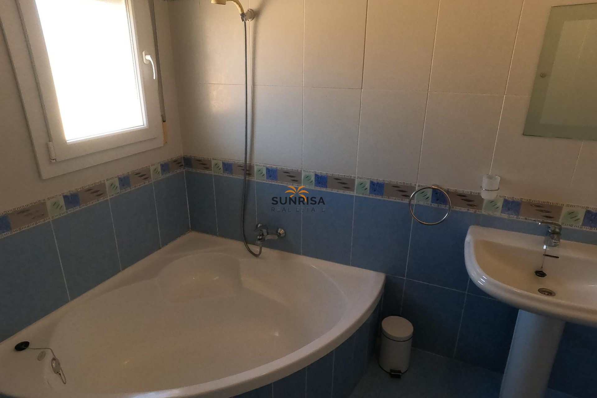 Resale - Villa - Algorfa