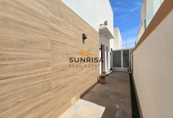Villa · Resale - Pilar de la Horadada · Alicante · Spain