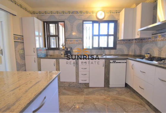 Villa · Revente - Villamartin · Alicante · Espagne