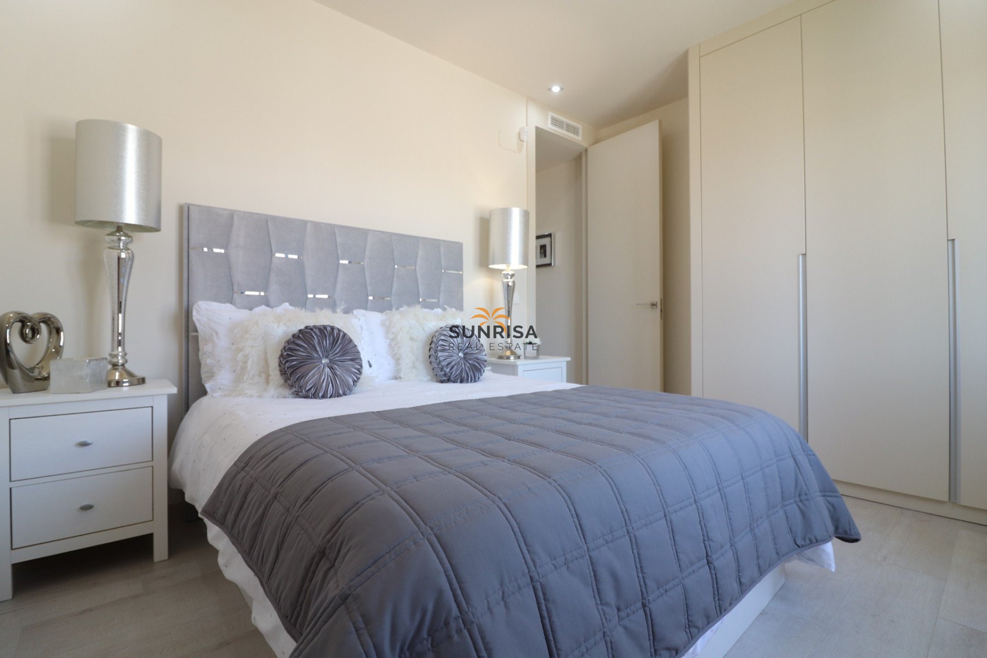 Resale - Villa - Algorfa