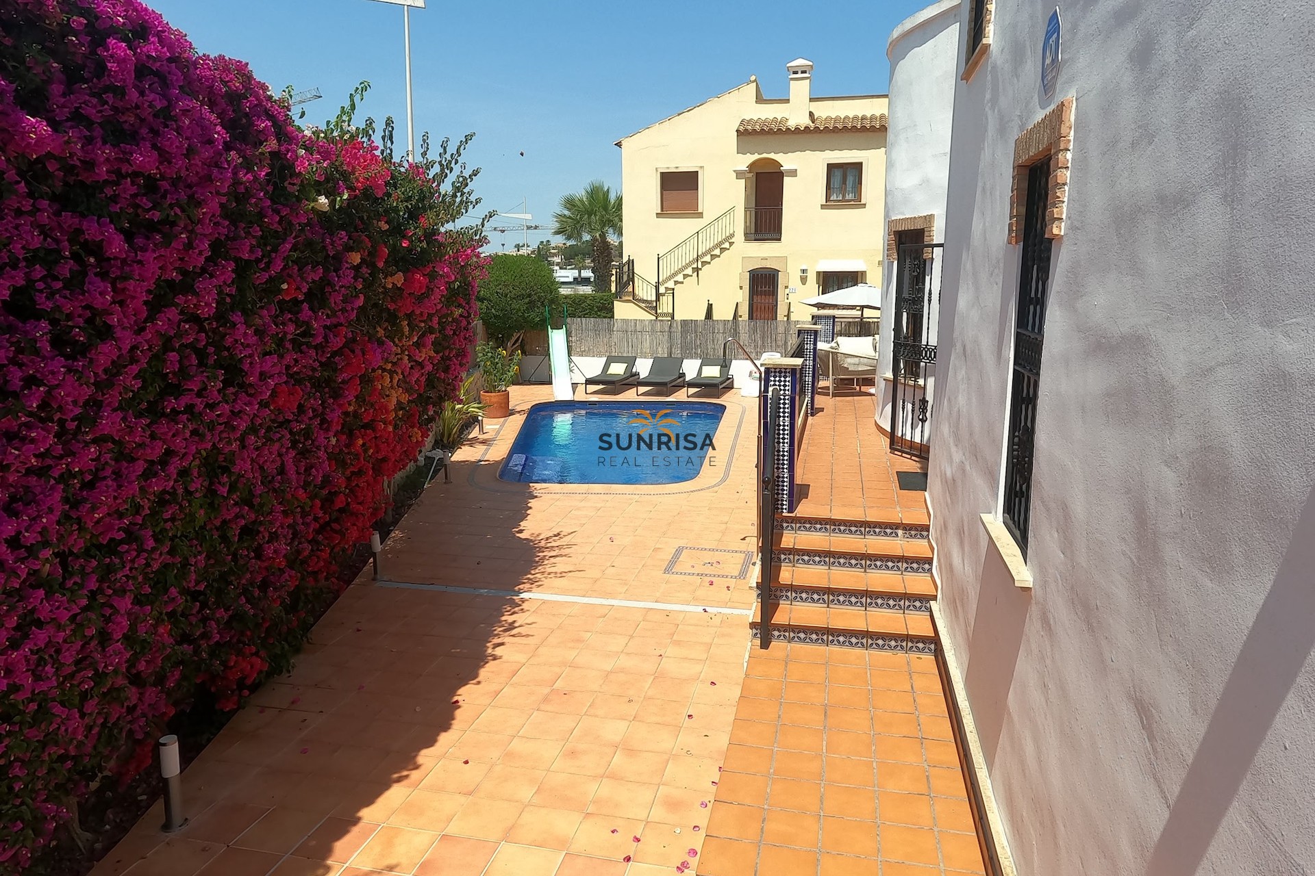 Resale - Villa - Algorfa