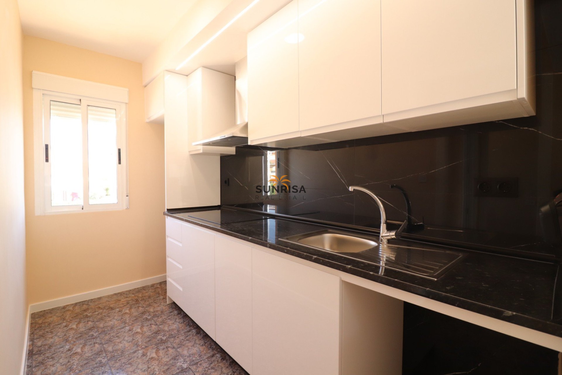 Resale - Apartment - Punta Prima