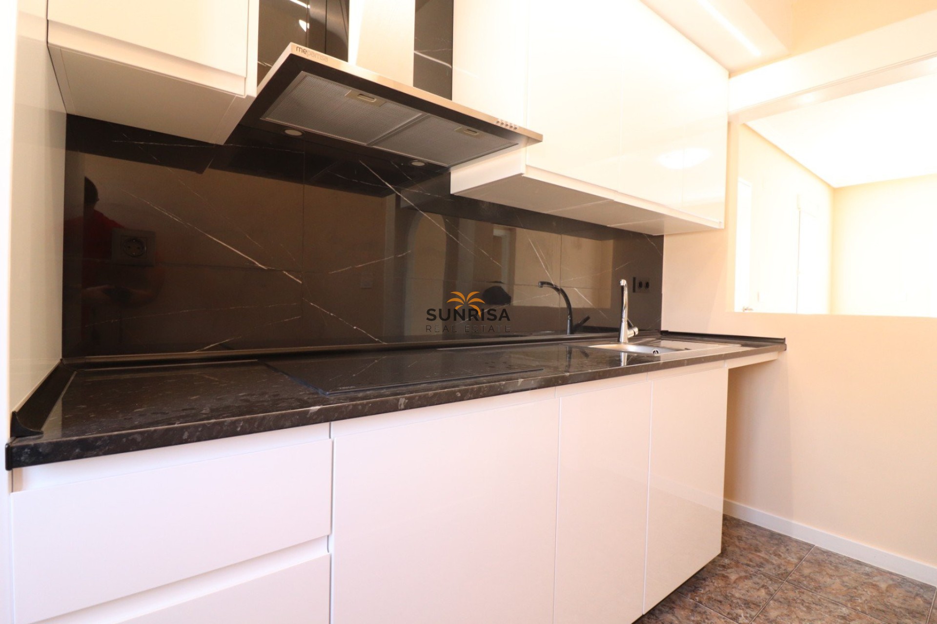 Resale - Apartment - Punta Prima
