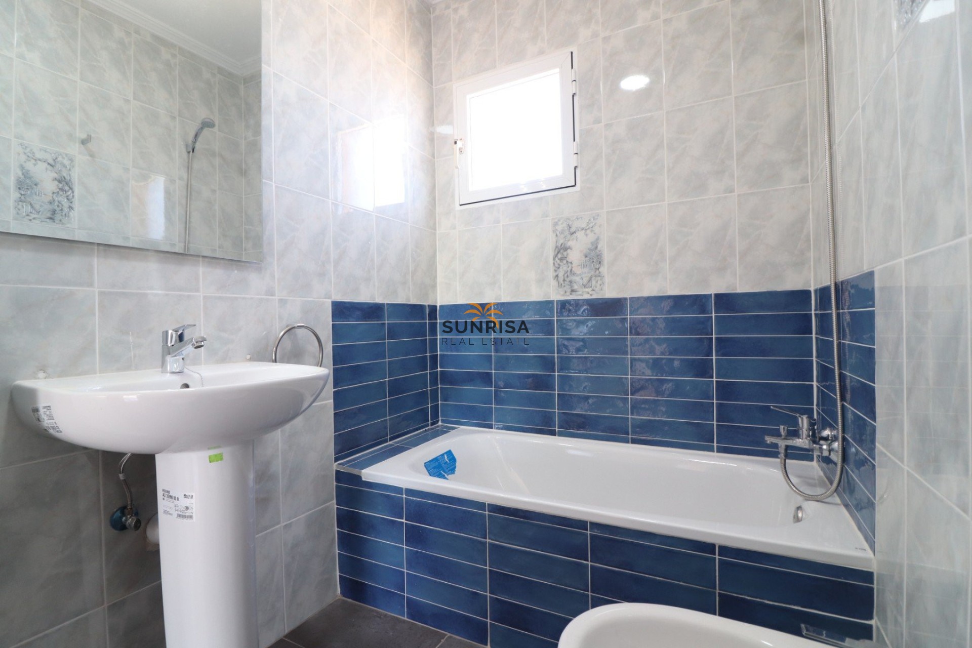 Resale - Apartment - Punta Prima