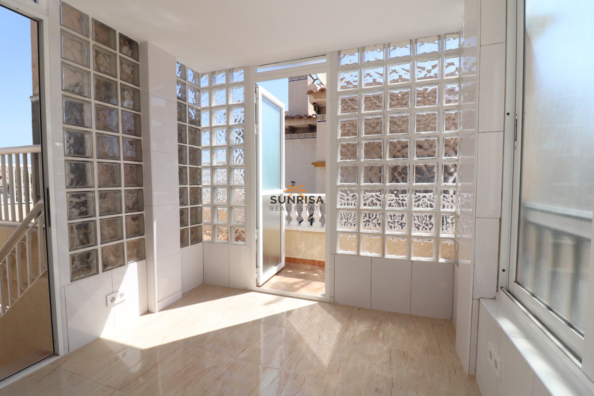 Resale - Apartment - Punta Prima