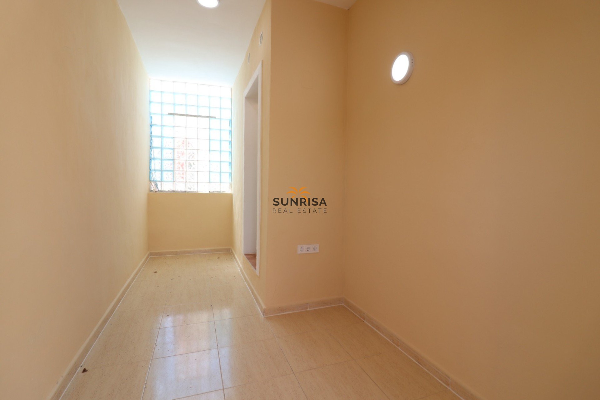 Resale - Apartment - Punta Prima