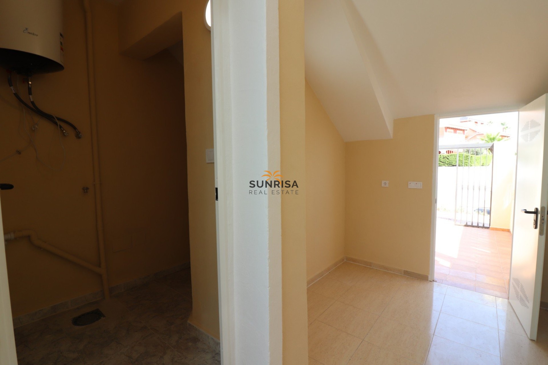 Resale - Apartment - Punta Prima