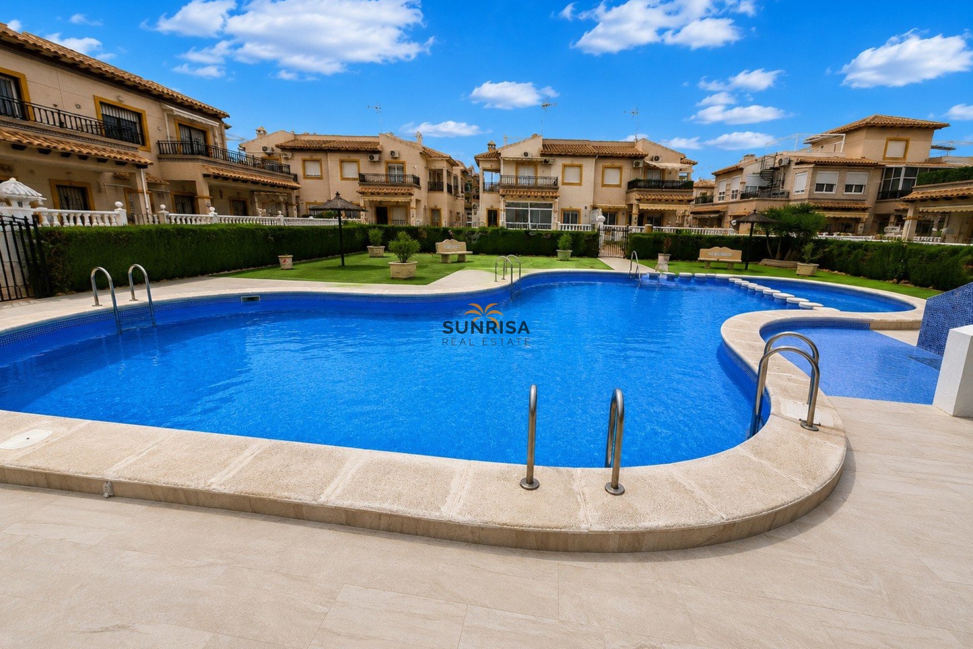 Resale - Apartment - Punta Prima