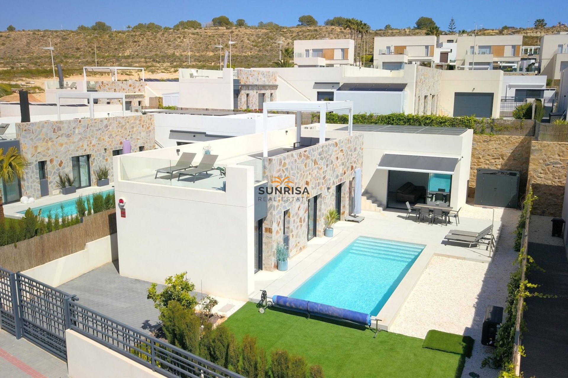 Resale - Villa - Algorfa