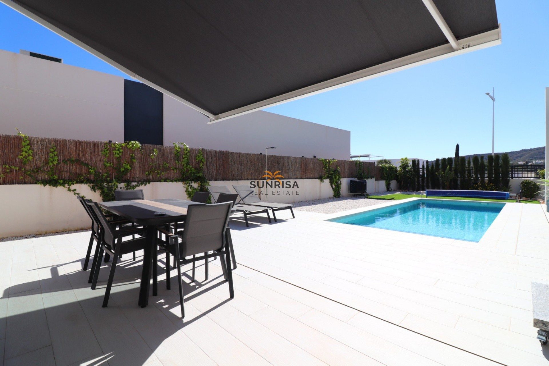 Resale - Villa - Algorfa
