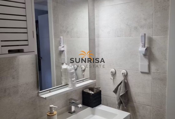 Apartamento · Reventa - Los Montesinos · Entre Naranjos / Vistabella Golf · Alicante · España