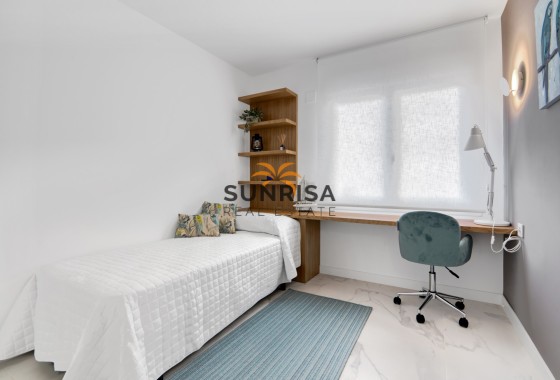 Apartamento · Obra nueva - Torrevieja · Punta Prima · Alicante · España