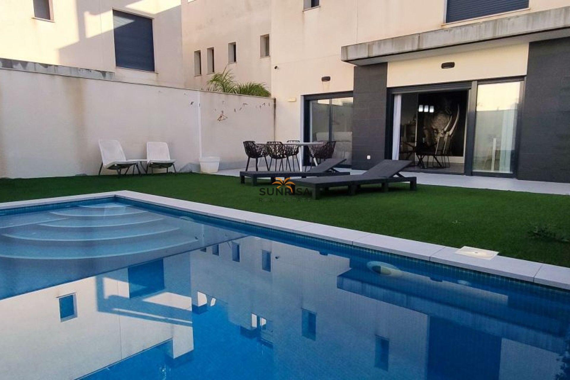 Reventa - Villa - Los Alcázares