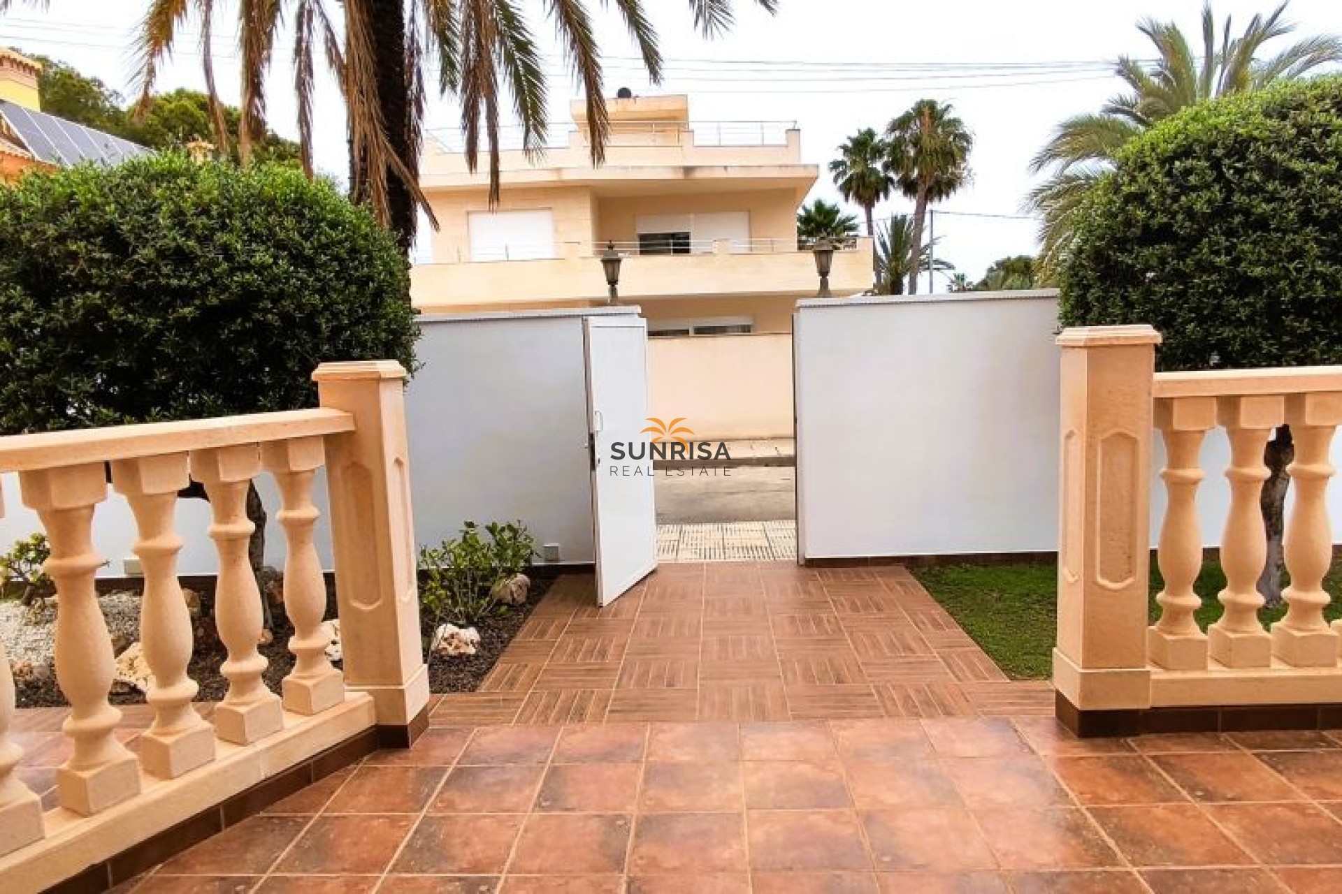Herverkoop - Villa - Cabo Roig