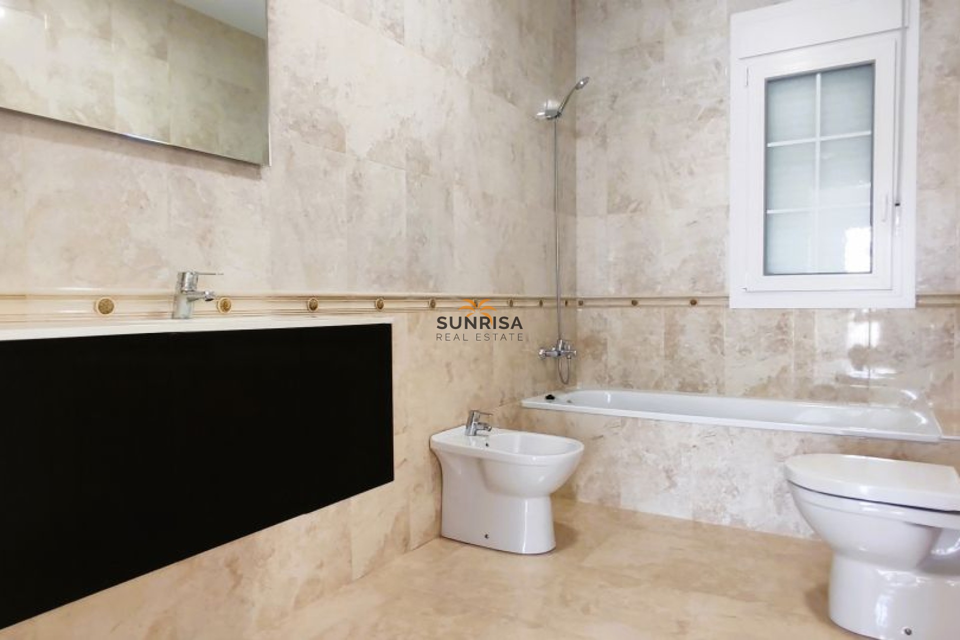Herverkoop - Villa - Cabo Roig