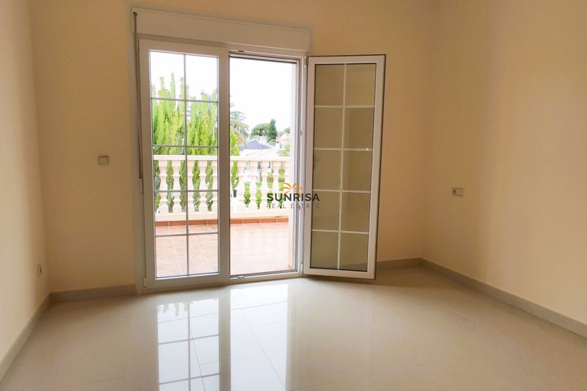 Herverkoop - Villa - Cabo Roig