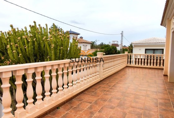 Villa · Reventa - Cabo Roig · Alicante · España