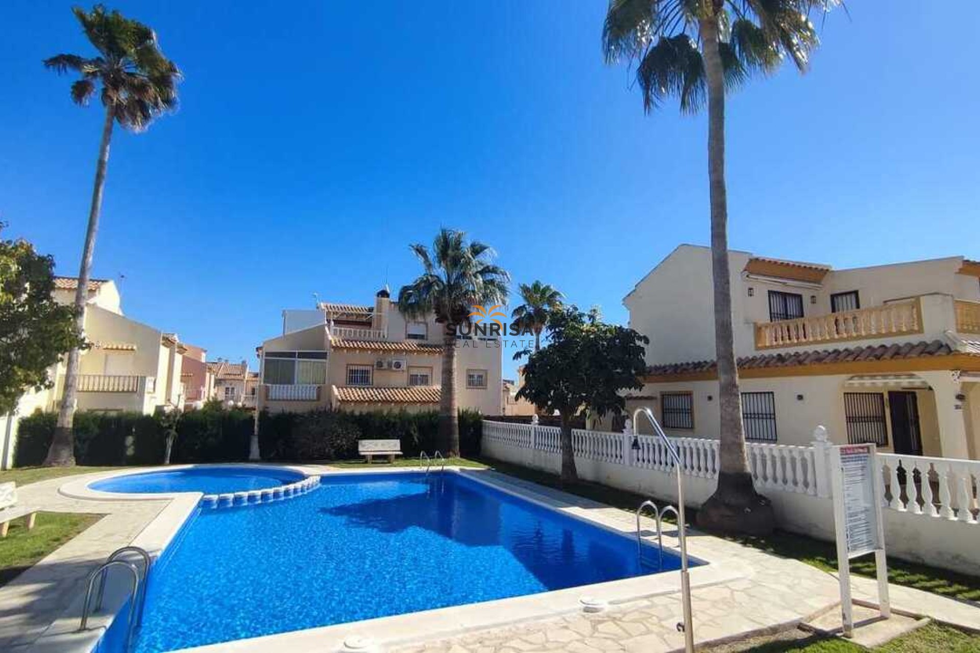 Herverkoop - Twee-onder-een-kapwoning - Orihuela Costa