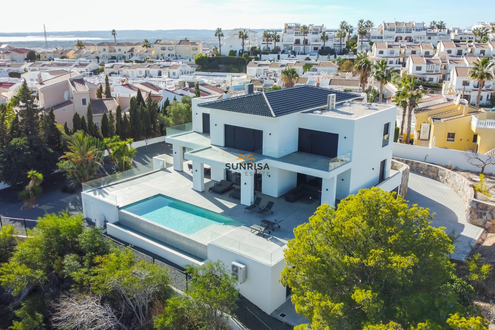 Resale - Villa - Cuidad Quesada