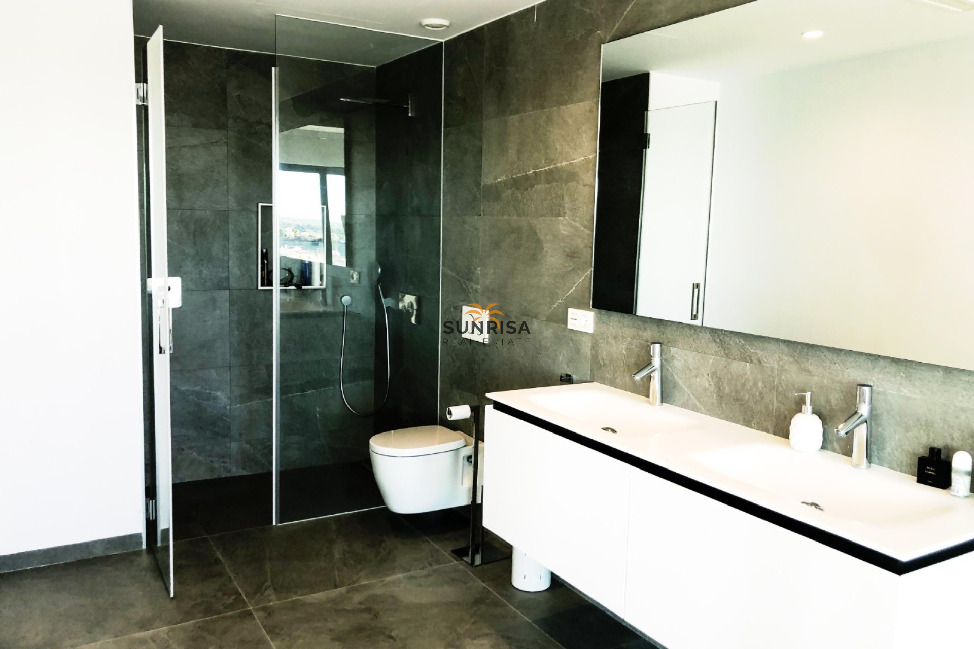 Resale - Villa - Cuidad Quesada