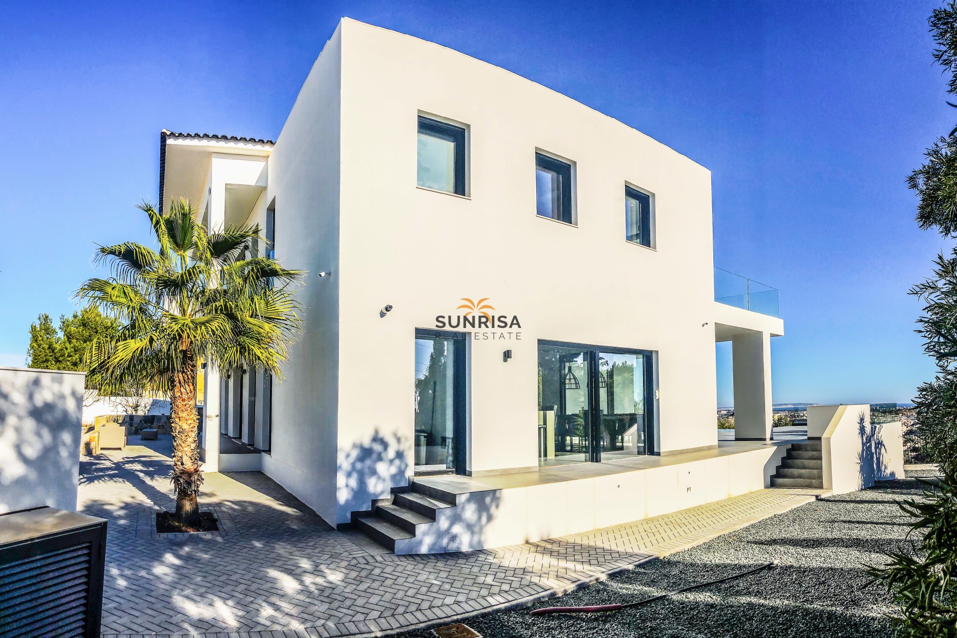 Resale - Villa - Cuidad Quesada