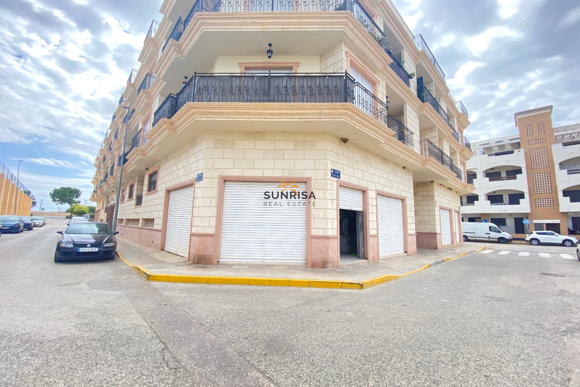 Resale - Commercial premises - Formentera de Segura