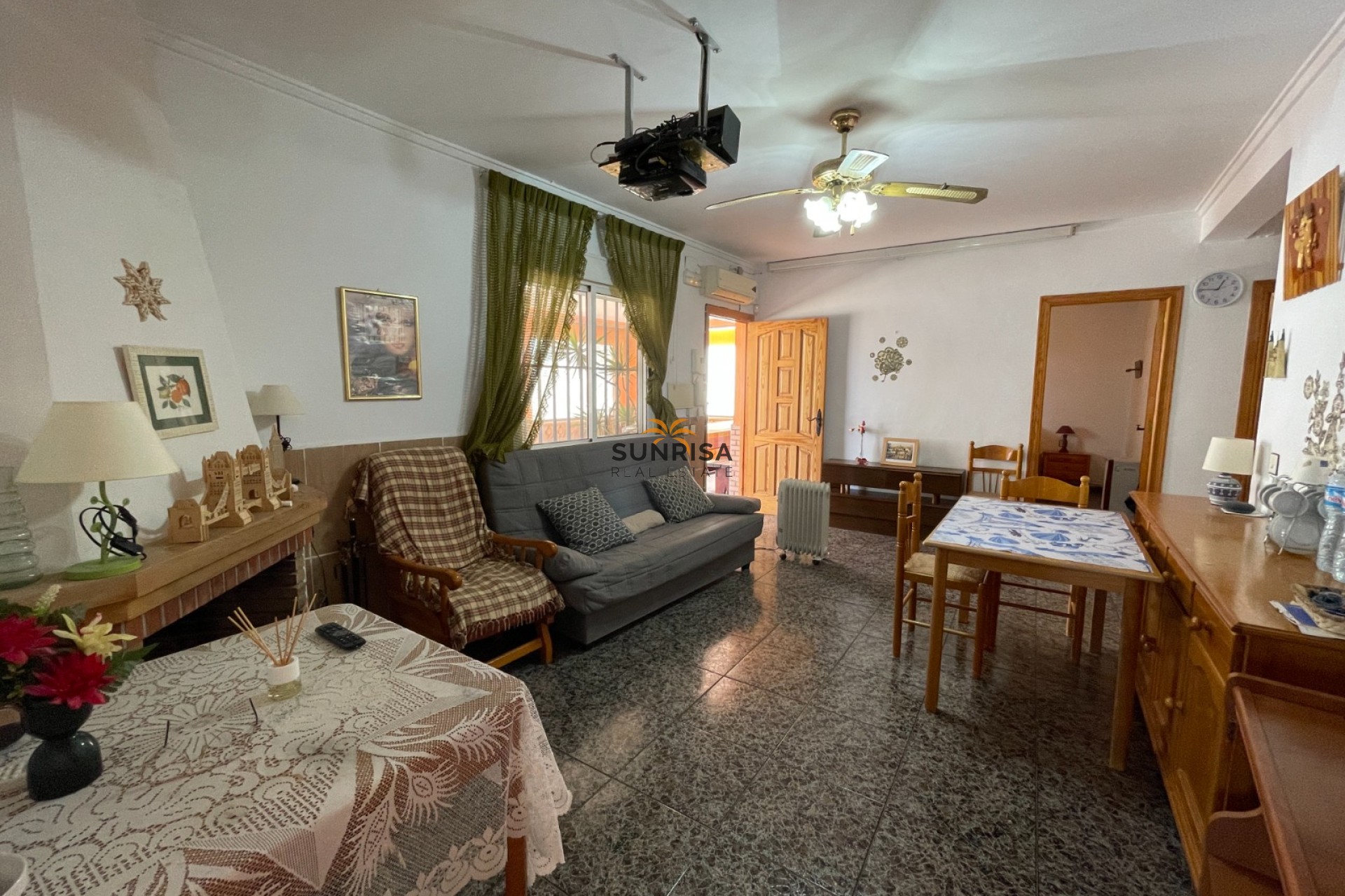 Resale - Villa - Guardamar del Segura