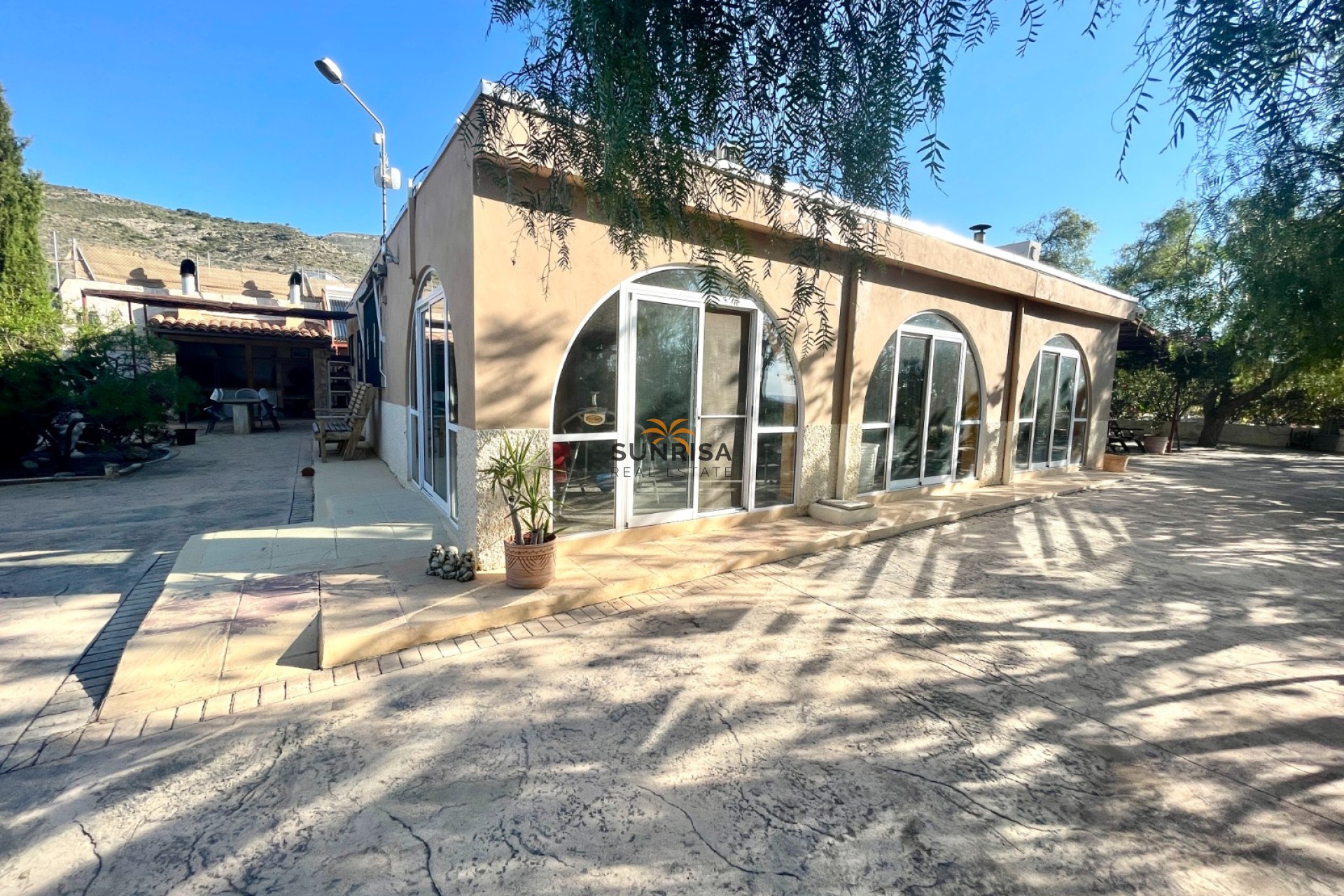 Herverkoop - Finca - Crevillente