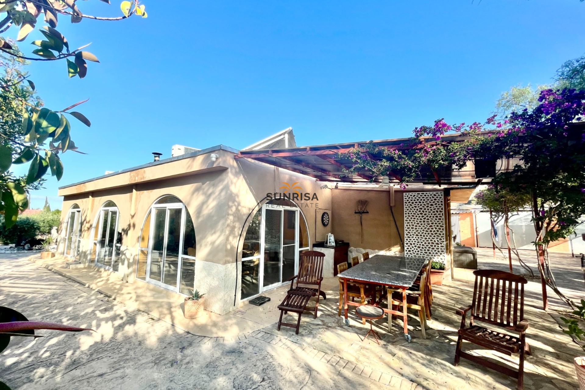 Herverkoop - Finca - Crevillente