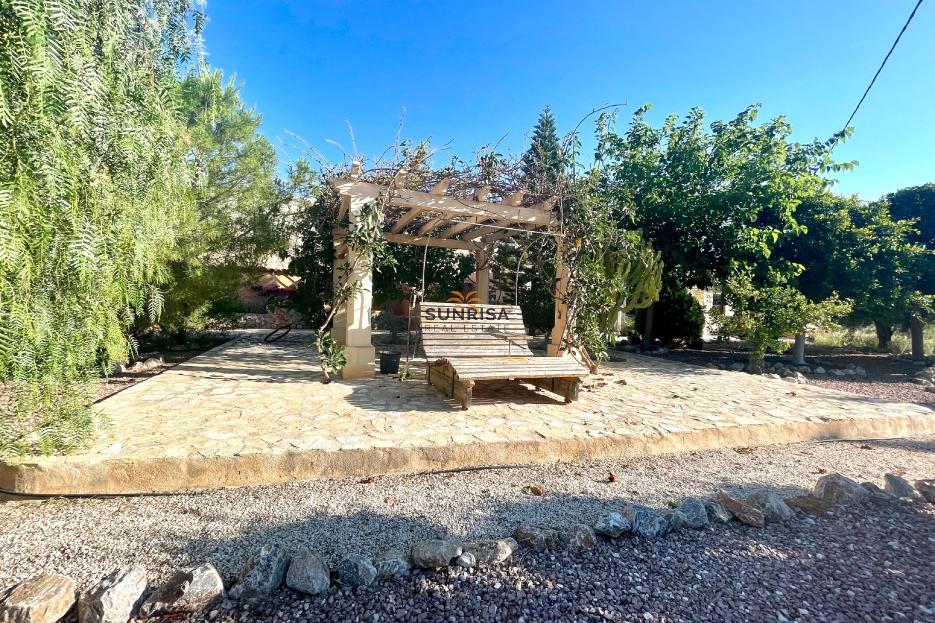 Herverkoop - Finca - Crevillente