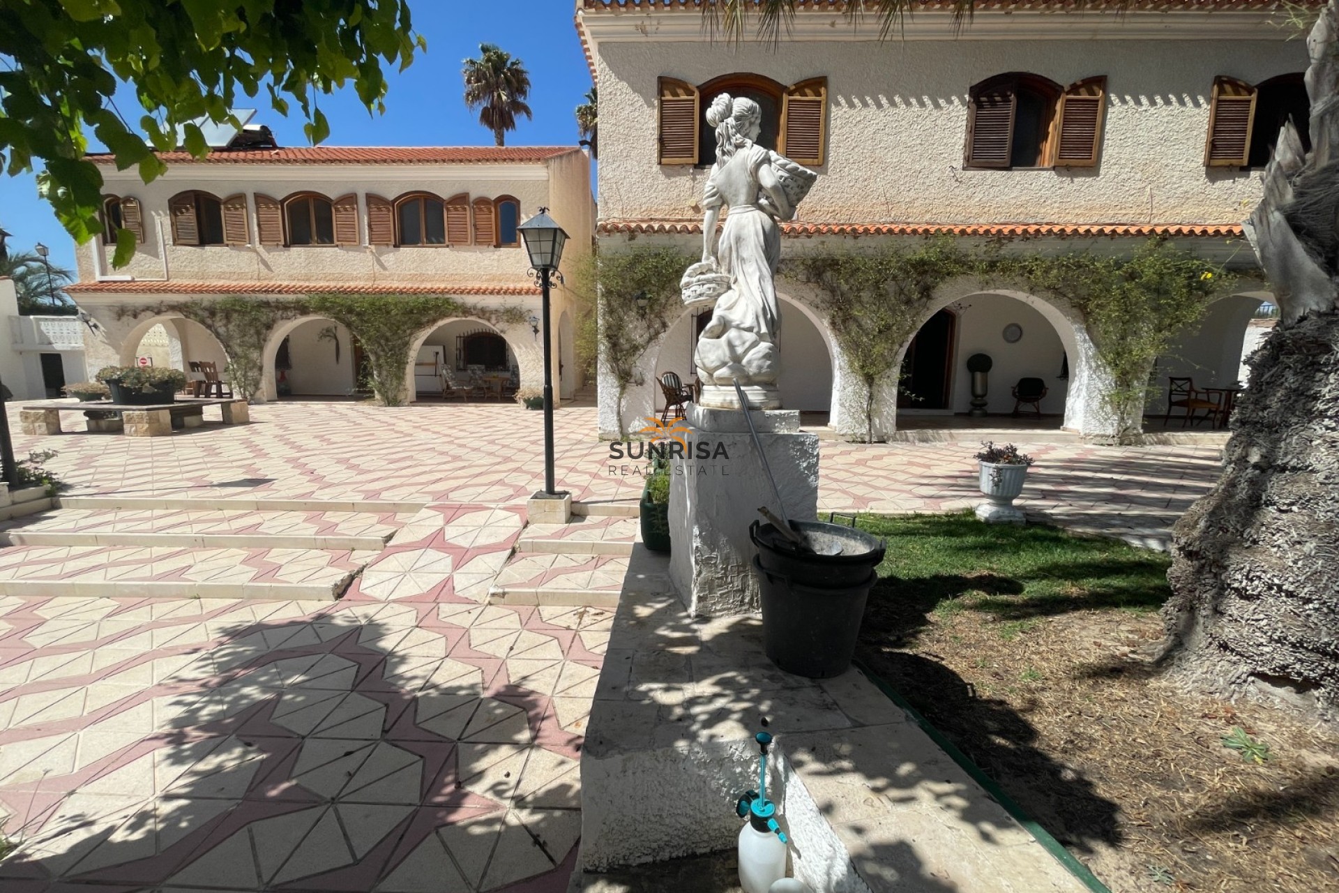 Revente - Finca - Elda
