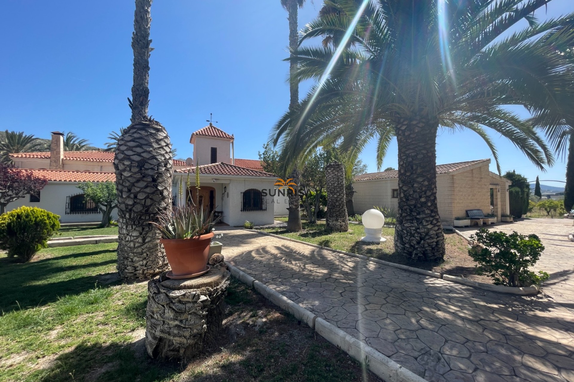 Revente - Finca - Elda