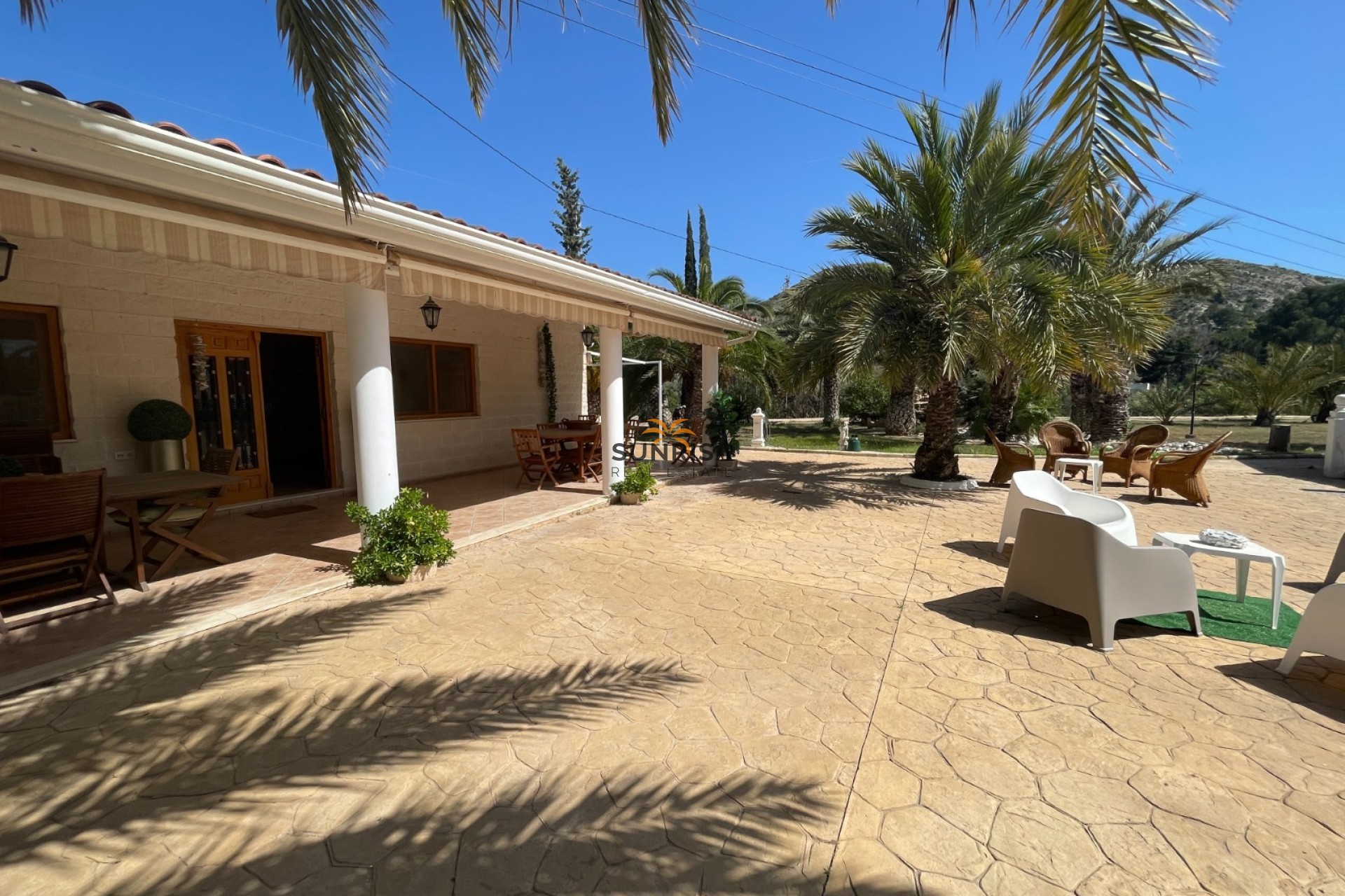 Revente - Finca - Elda