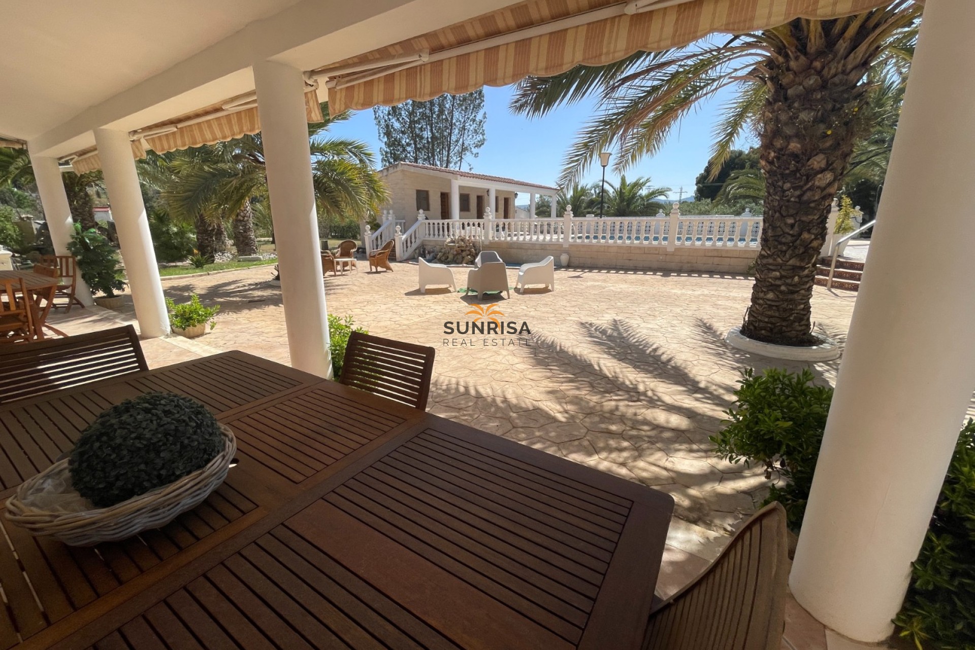 Revente - Finca - Elda