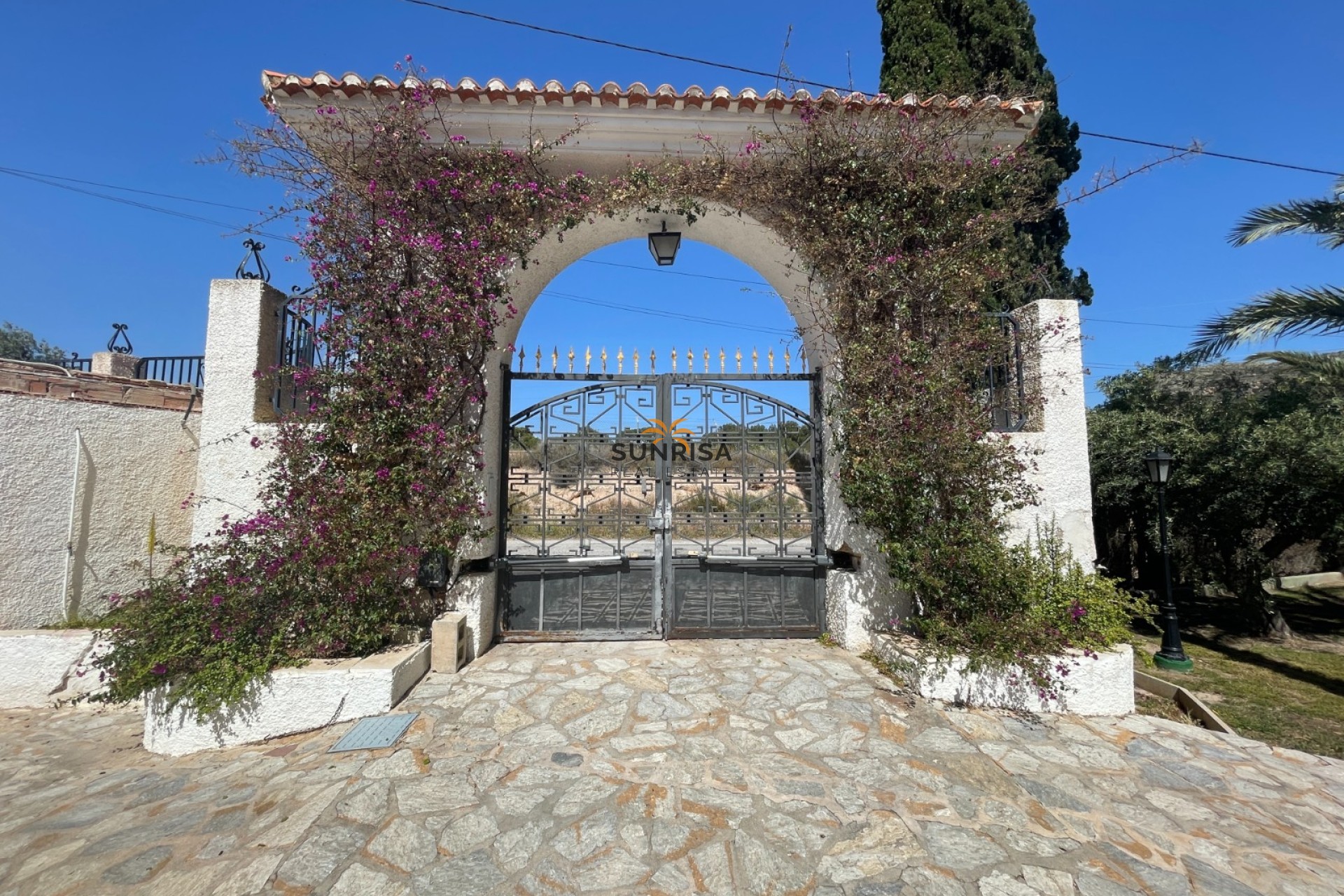 Revente - Finca - Elda
