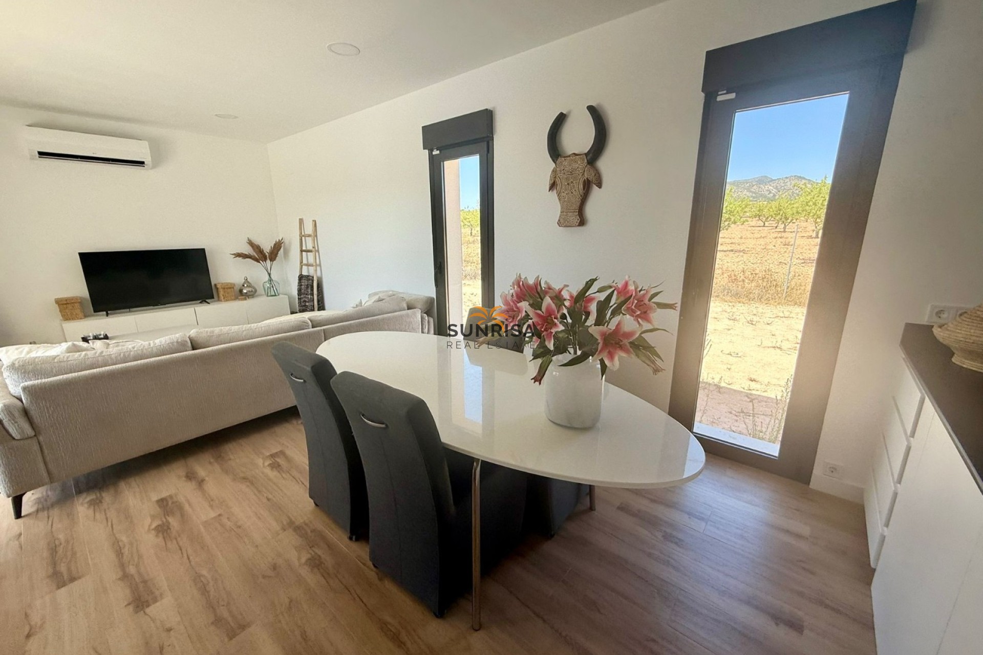 Revente - Villa - Pinoso