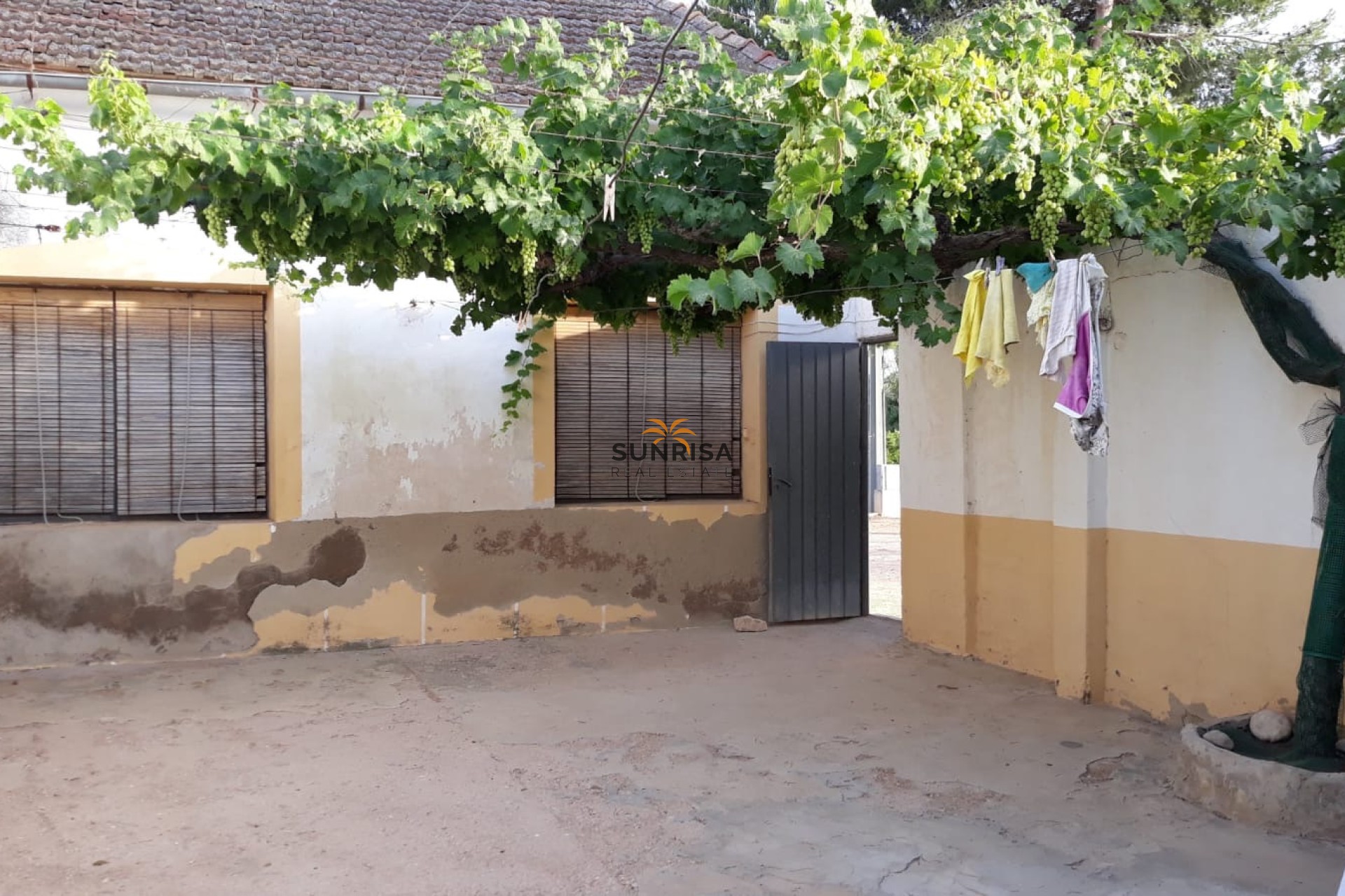 Reventa - Casa de campo - Daya Nueva